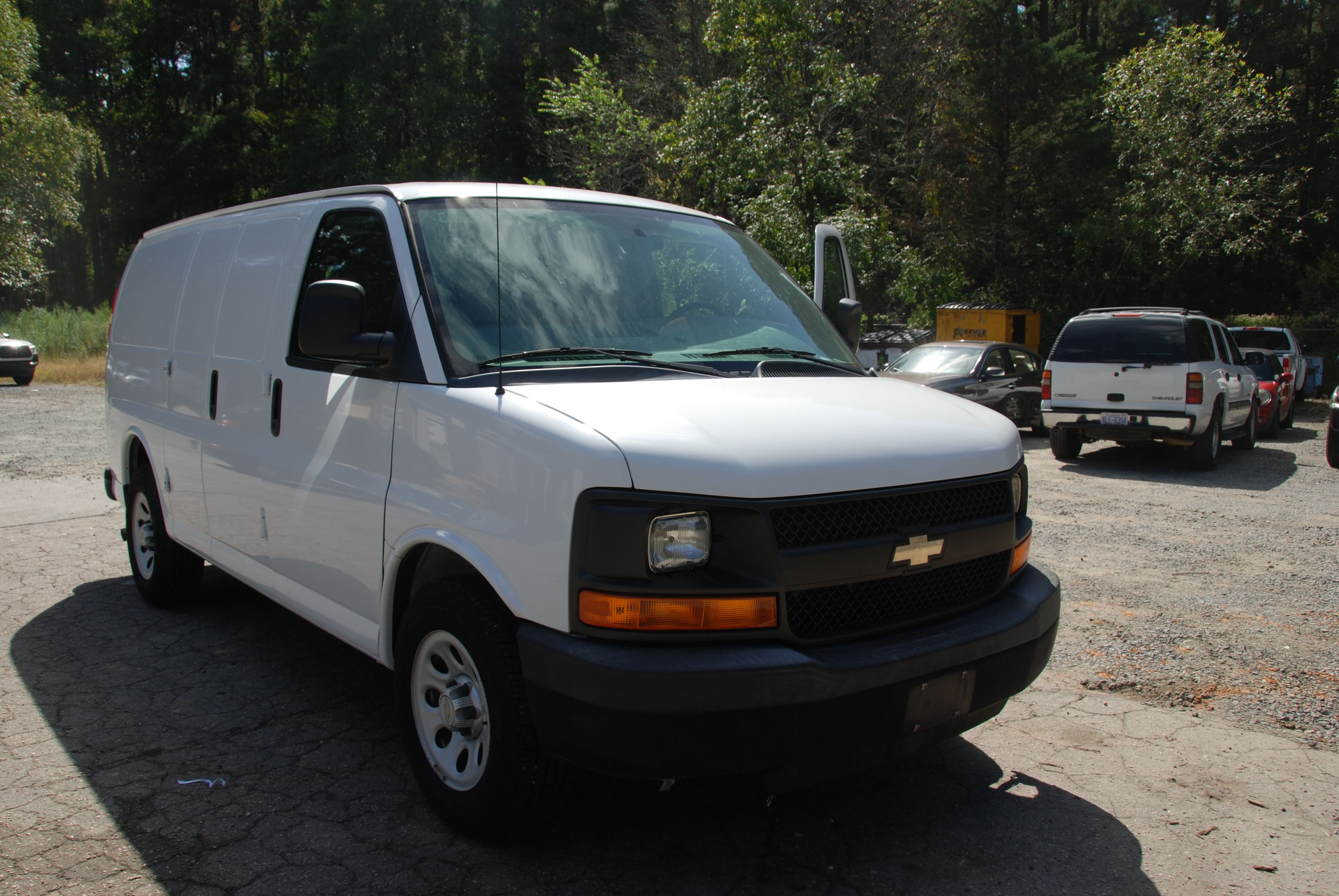 Used 2013 Chevrolet Express 1500 UNAVAIL RWD image 2