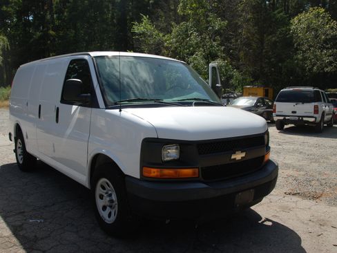 Used 2013 Chevrolet Express 1500 UNAVAIL RWD image 2