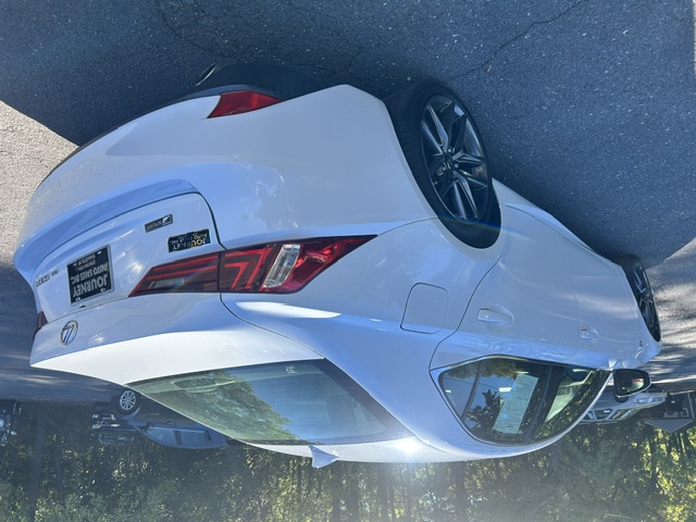 Used 2016 Lexus IS 300 AWD image 3