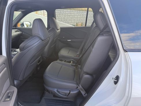 Used 2025 Lexus TX 500h image 12