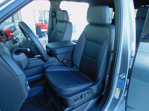 Used 2025 Chevrolet Tahoe Z71 image 10