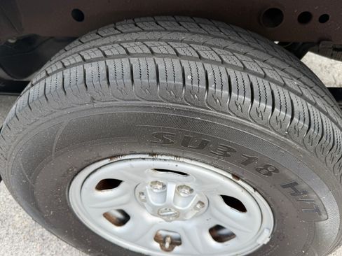 Used 2013 Nissan Frontier S image 30