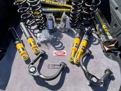 Used 2016 Lexus GX 460 image 2