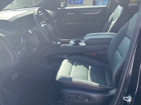 Used 2025 GMC Acadia AT4 image 13