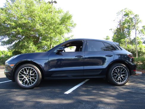 Used 2018 Porsche Macan Sport Edition AWD/4WD image 1