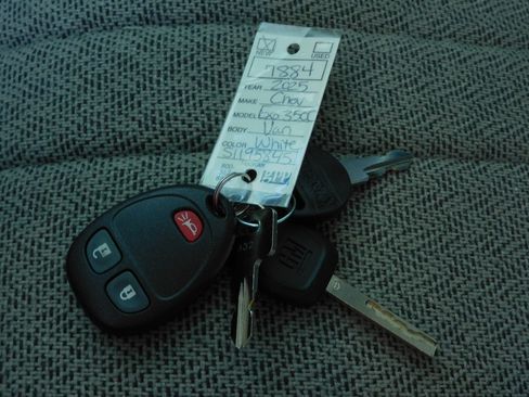 New 2025 Chevrolet Express 3500 image 33