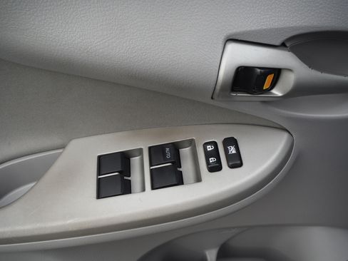 Used 2012 Toyota Corolla LE image 14