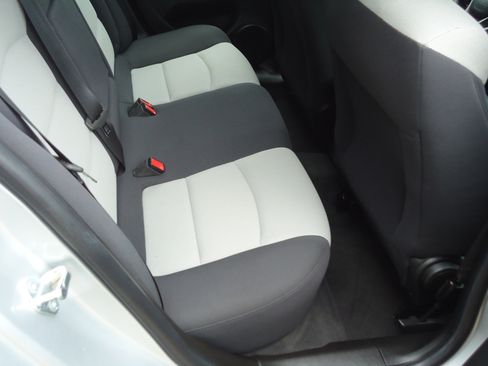 Used 2013 Chevrolet Cruze LS FWD image 10