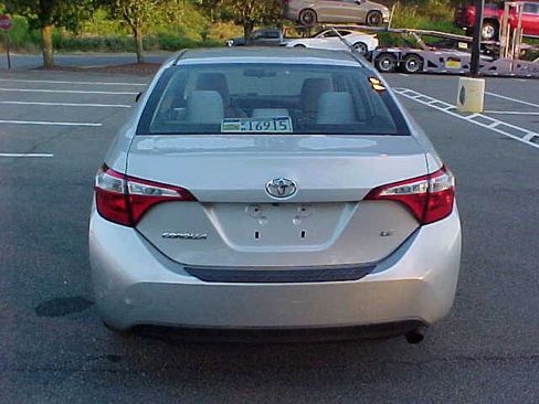 Used 2014 Toyota Corolla LE image 10