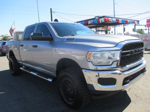 Used 2019 RAM 2500 4x4 Crew Cab Tradesman image 19