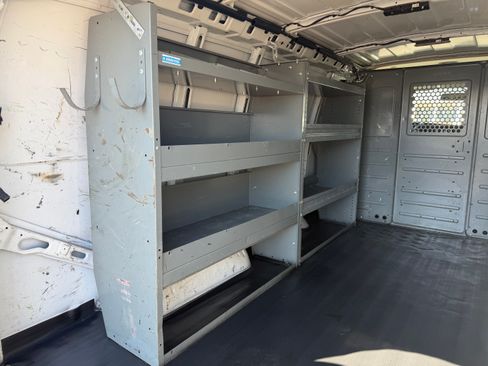 Used 2020 GMC Savana 2500 image 8