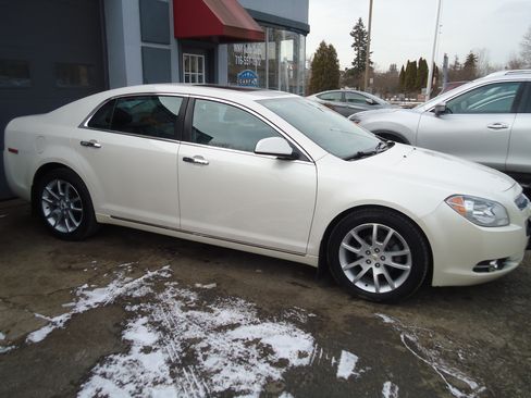 Used 2010 Chevrolet Malibu LTZ image 4