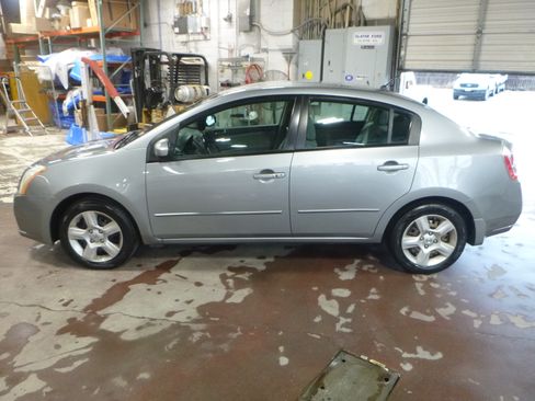 Used 2009 Nissan Sentra 2.0 S image 1