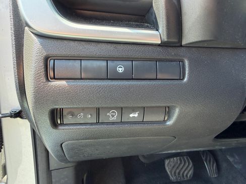 Used 2024 Nissan Rogue AWD SV image 6