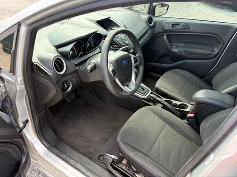 Used 2019 Ford Fiesta SE image 6