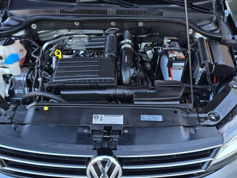 Used 2017 Volkswagen Jetta SE image 44