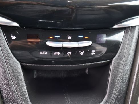 Used 2020 Cadillac XT6 Premium Luxury image 29