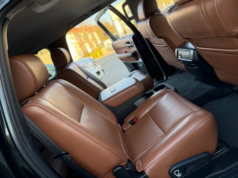 Used 2016 Toyota Sequoia Platinum image 25