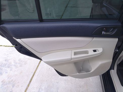 Used 2014 Subaru Impreza 2.0i Sport Premium image 10