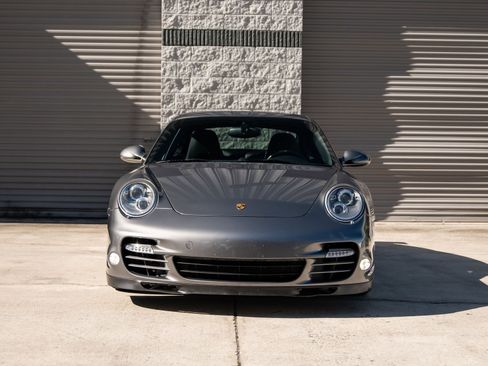 Used 2010 Porsche 911 Turbo image 3