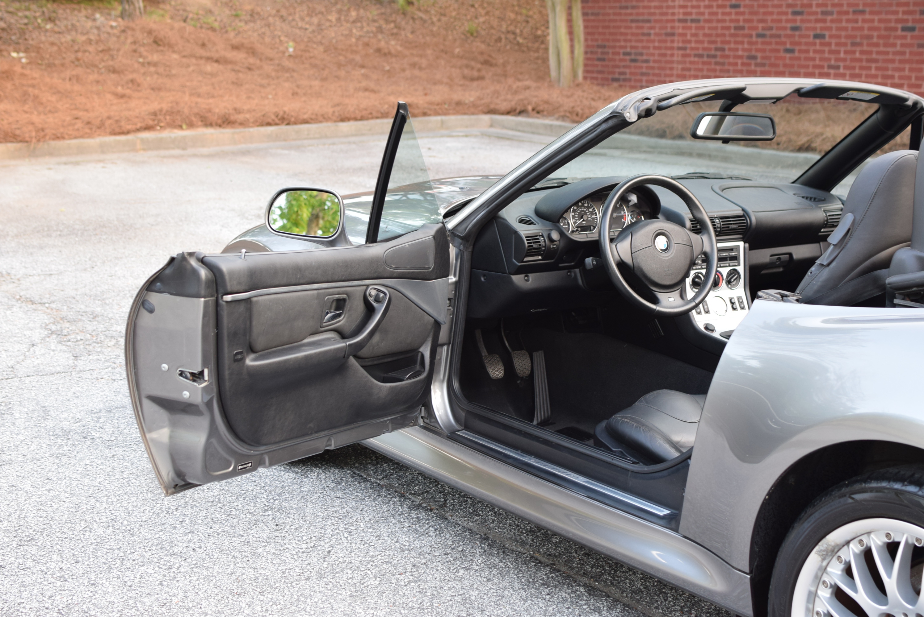 Used 2001 BMW Z3 3.0i RWD image 56