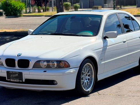 Used 2002 BMW 530i w/ Sport Package RWD image 2