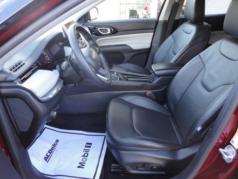 Used 2022 Jeep Compass Limited image 11