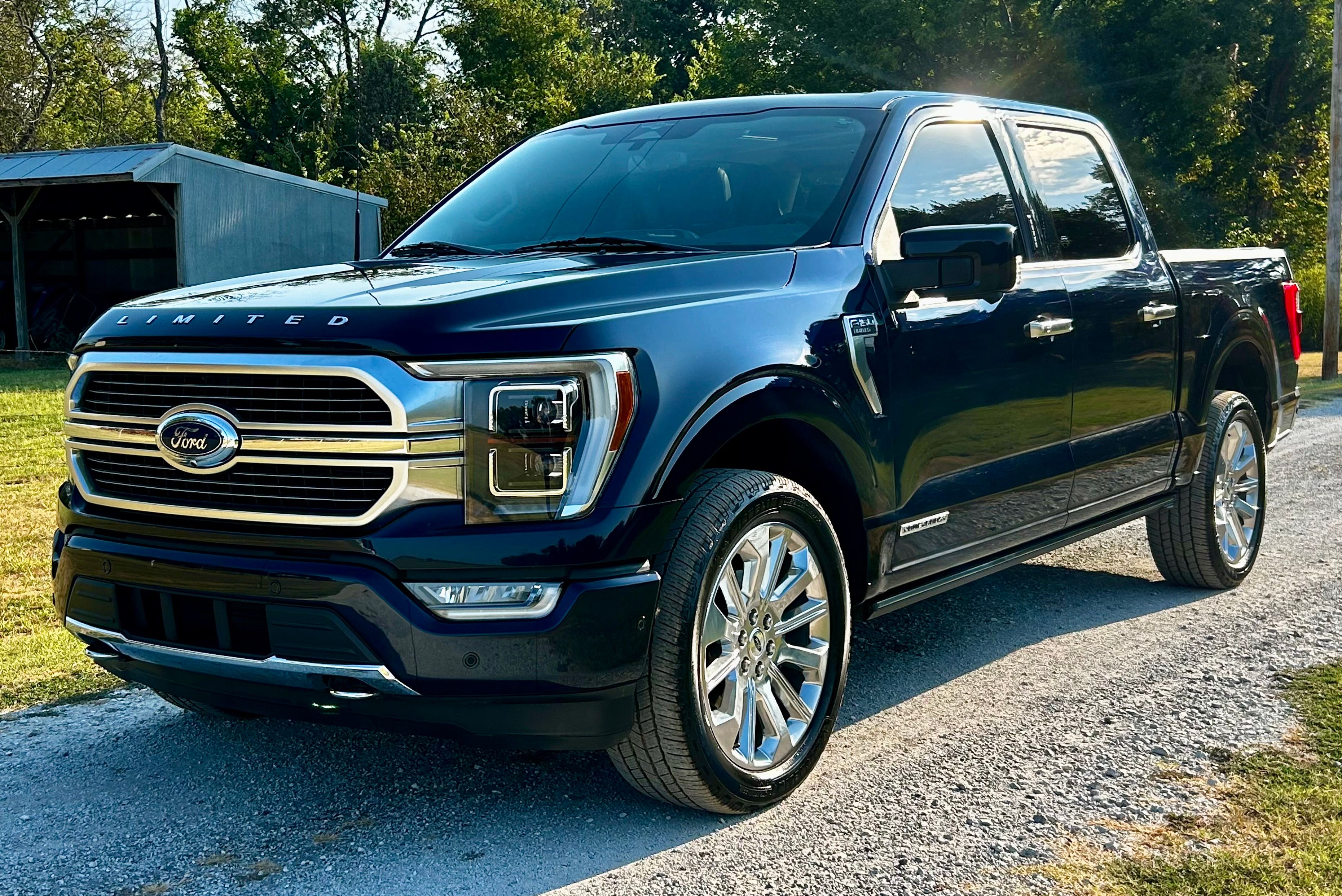 Used 2023 Ford F150 4x4 SuperCrew Hybrid image 1