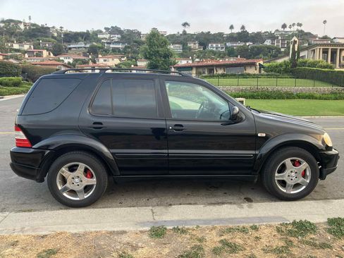 Used 2000 Mercedes-Benz ML 55 AMG image 6