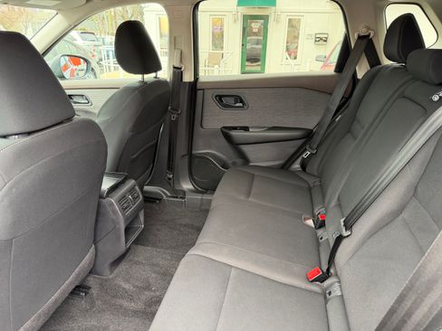 Used 2023 Nissan Rogue S image 12