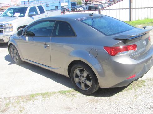 Used 2012 Kia Forte Koup EX image 2