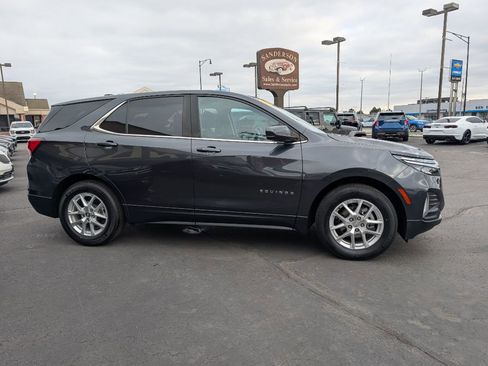Used 2022 Chevrolet Equinox LT image 4