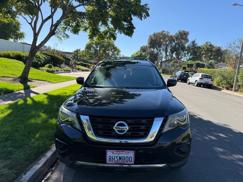 Used 2019 Nissan Pathfinder FWD image 10