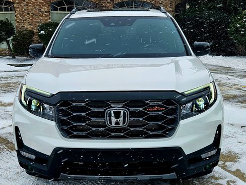 Used 2025 Honda Passport TrailSport image 6