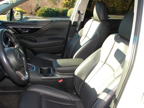 Used 2021 Subaru Outback Limited XT image 4