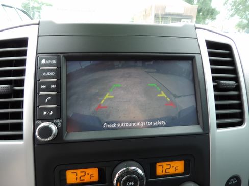 Used 2019 Nissan Frontier 2WD Crew Cab SV image 11