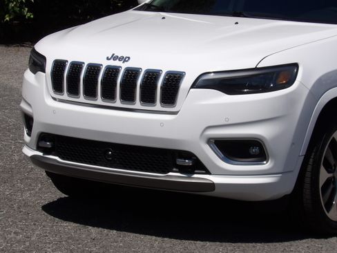 Used 2019 Jeep Cherokee 4WD Overland image 12