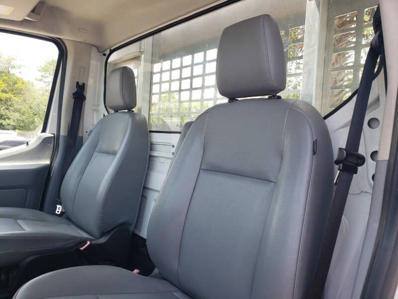 Used 2018 Ford Transit 250 138 RWD image 9