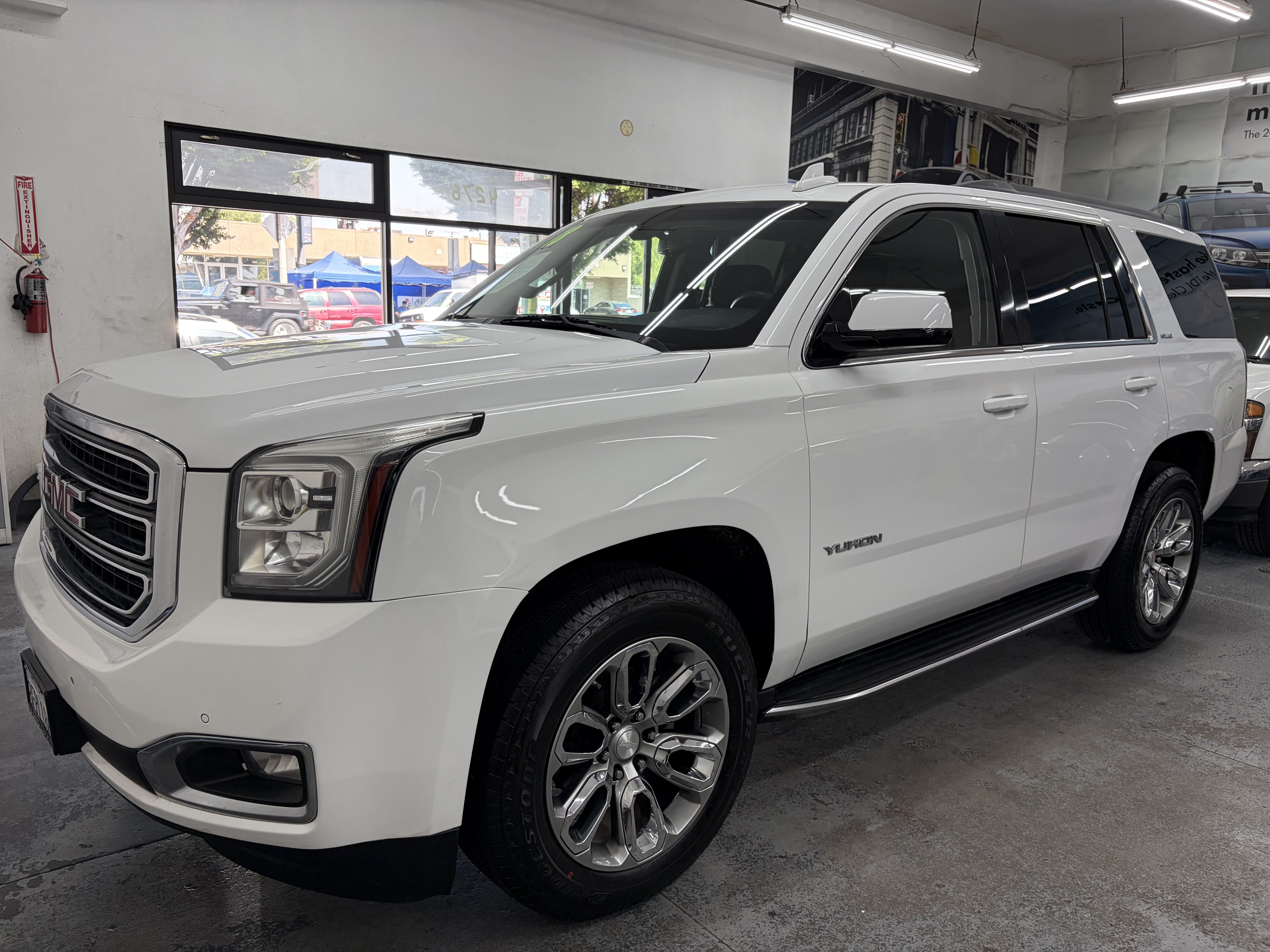 Used 2018 GMC Yukon 2WD SLE image 3