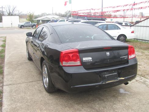 Used 2010 Dodge Charger SXT image 3