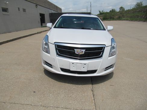 Used 2017 Cadillac XTS Luxury AWD image 3