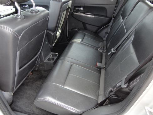 Used 2012 Jeep Liberty 4WD Limited Jet image 8