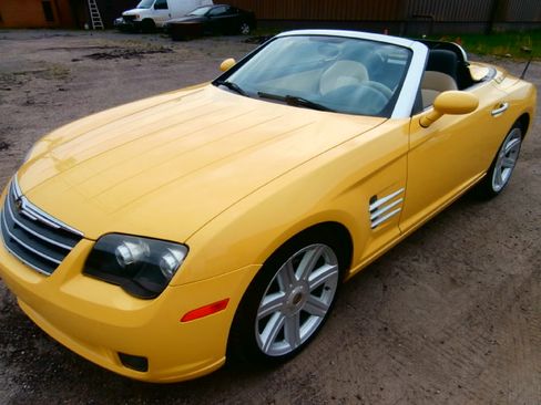 Used 2005 Chrysler Crossfire Limited image 3