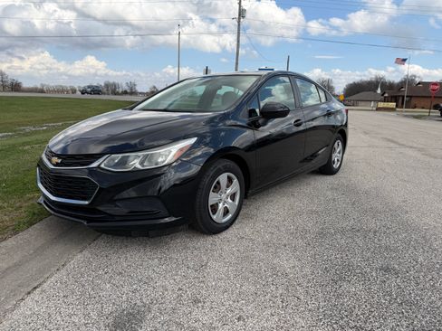 Used 2017 Chevrolet Cruze LS image 1