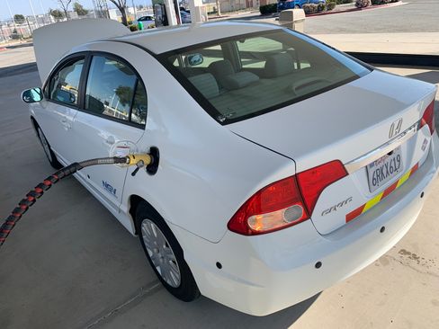 Used 2011 Honda Civic GX image 1