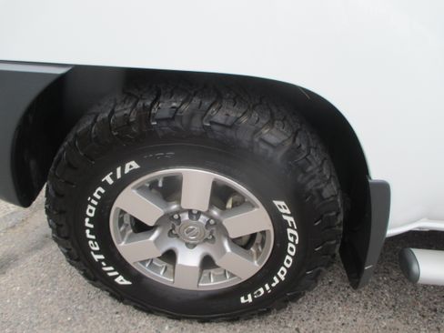 Used 2013 Nissan Xterra PRO-4X Sport Utility 4D AWD/4WD image 16