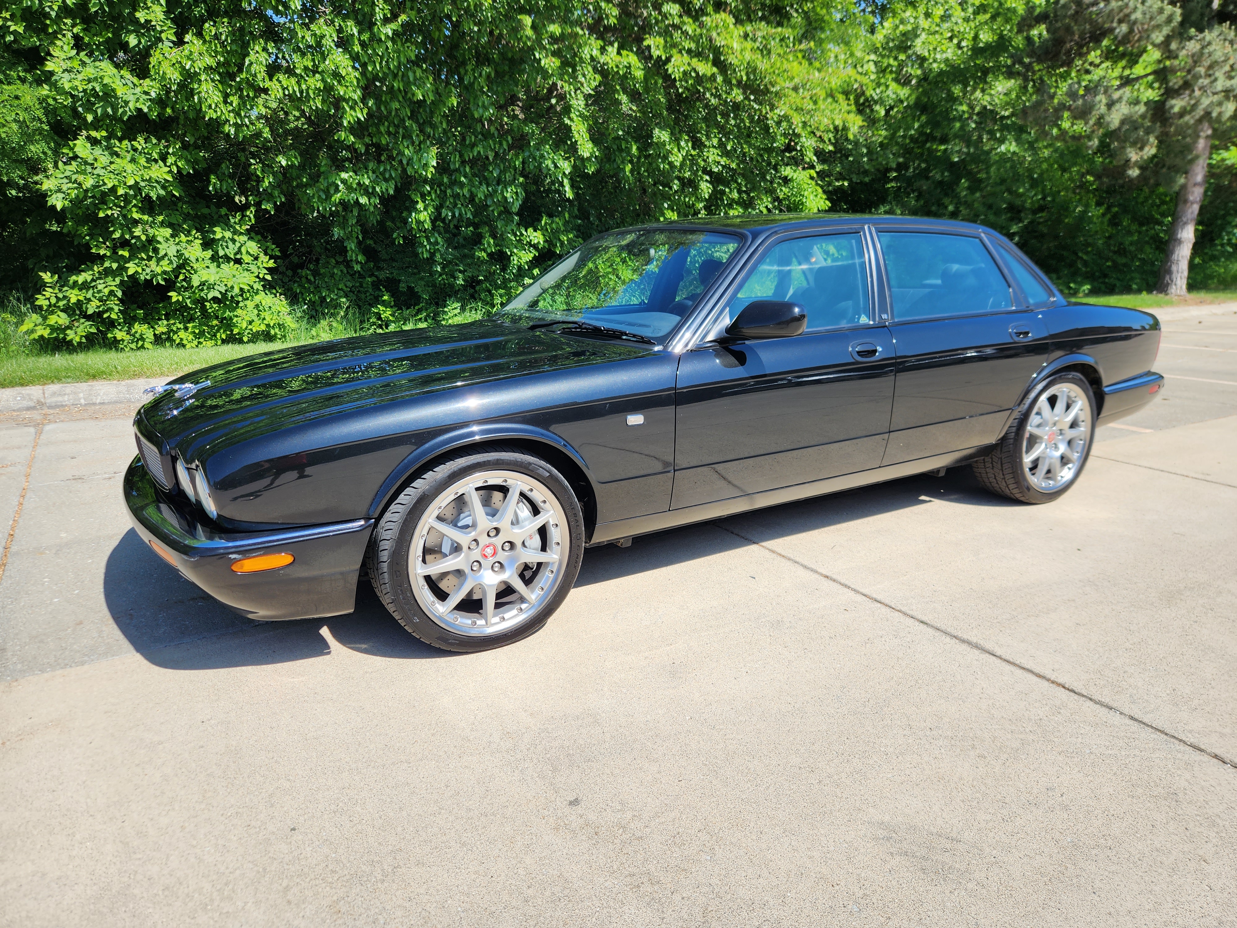 Used 2002 Jaguar XJR 100 RWD image 1