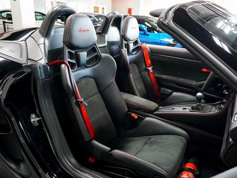 Used 2022 Porsche 718 Boxster Spyder RWD image 31