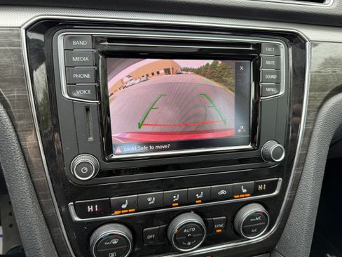 Used 2016 Volkswagen Passat 1.8T SE image 17