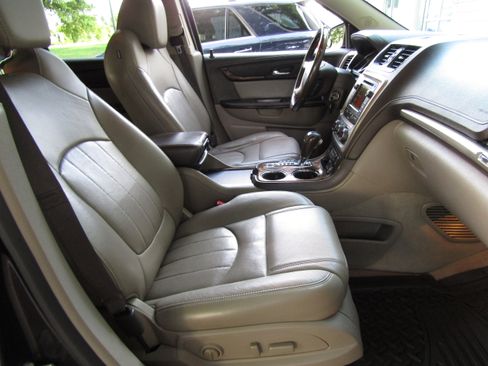 Used 2016 GMC Acadia FWD Denali image 14